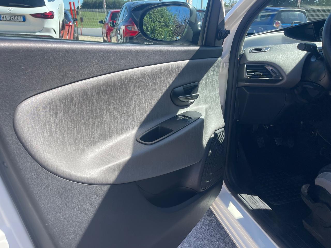 Lancia Ypsilon Gold 1.2 Fire 69cv