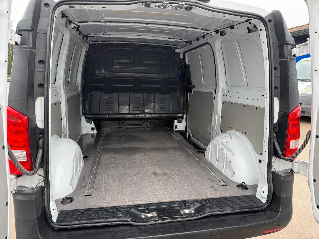 Mercedes-benz Vito 111 CDI 116 CV Furgone Compact