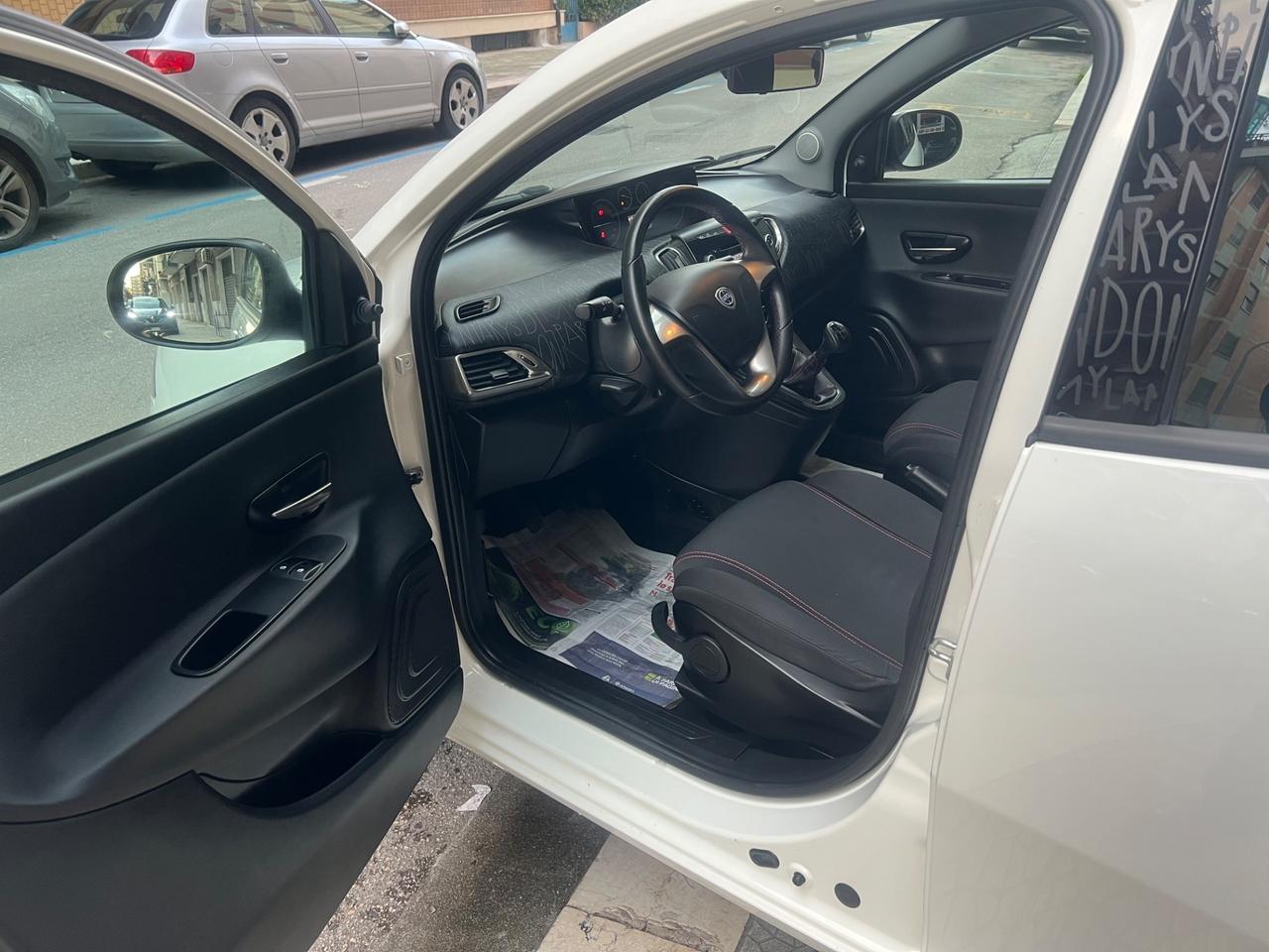 LANCIA YPSILON 1.3 MJT ELEFANTINO ROSA TETTO APRIBILE