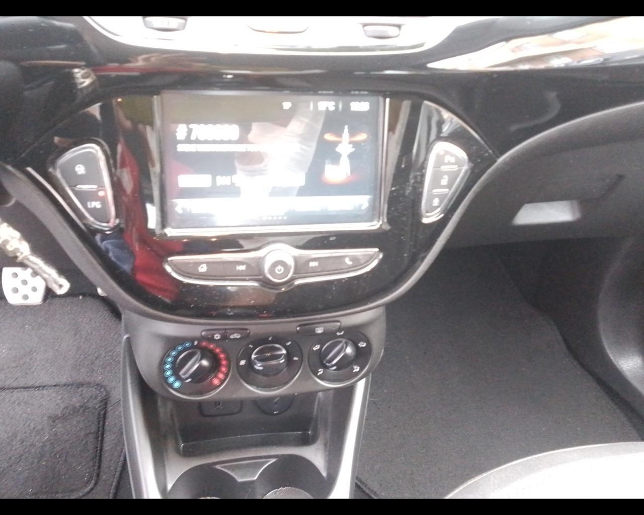 OPEL Corsa 5ª serie - Corsa 1.4 90CV GPL Tech 5 porte Black Editi