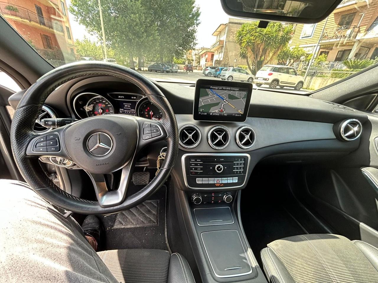 MERCEDES-BENZ CLA 200 d S.W. 4Matic Automatic Sport - 07/2019 - 75000 Km - 19500 €