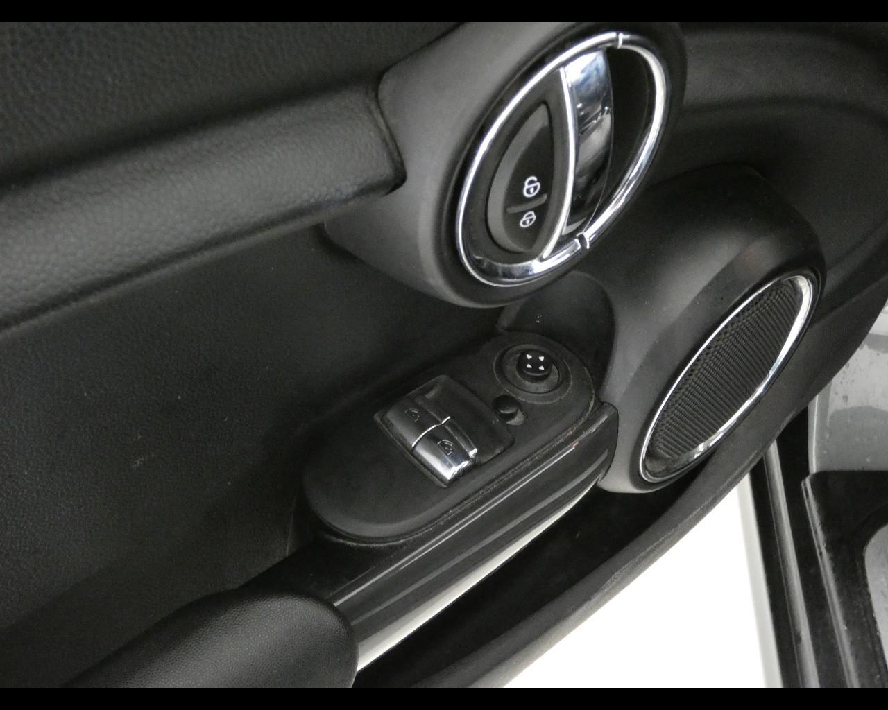 MINI Mini 4ª serie (F56) - Mini 1.5 One 75 CV