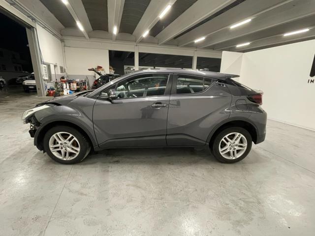 TOYOTA C-HR 1.8 HYBRID E-CVT BUSINESS