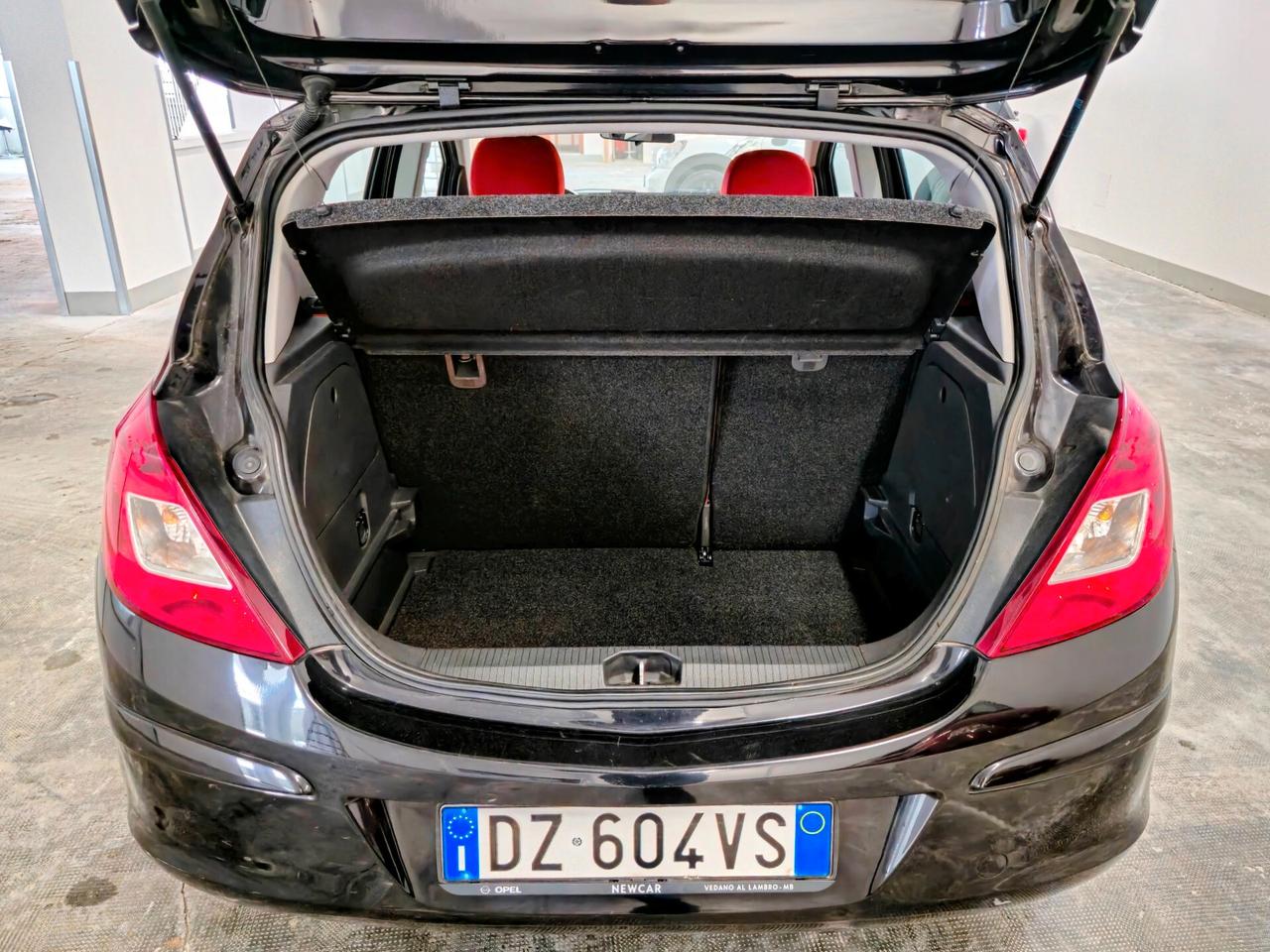 Opel Corsa 1.2 5 porte Cosmo