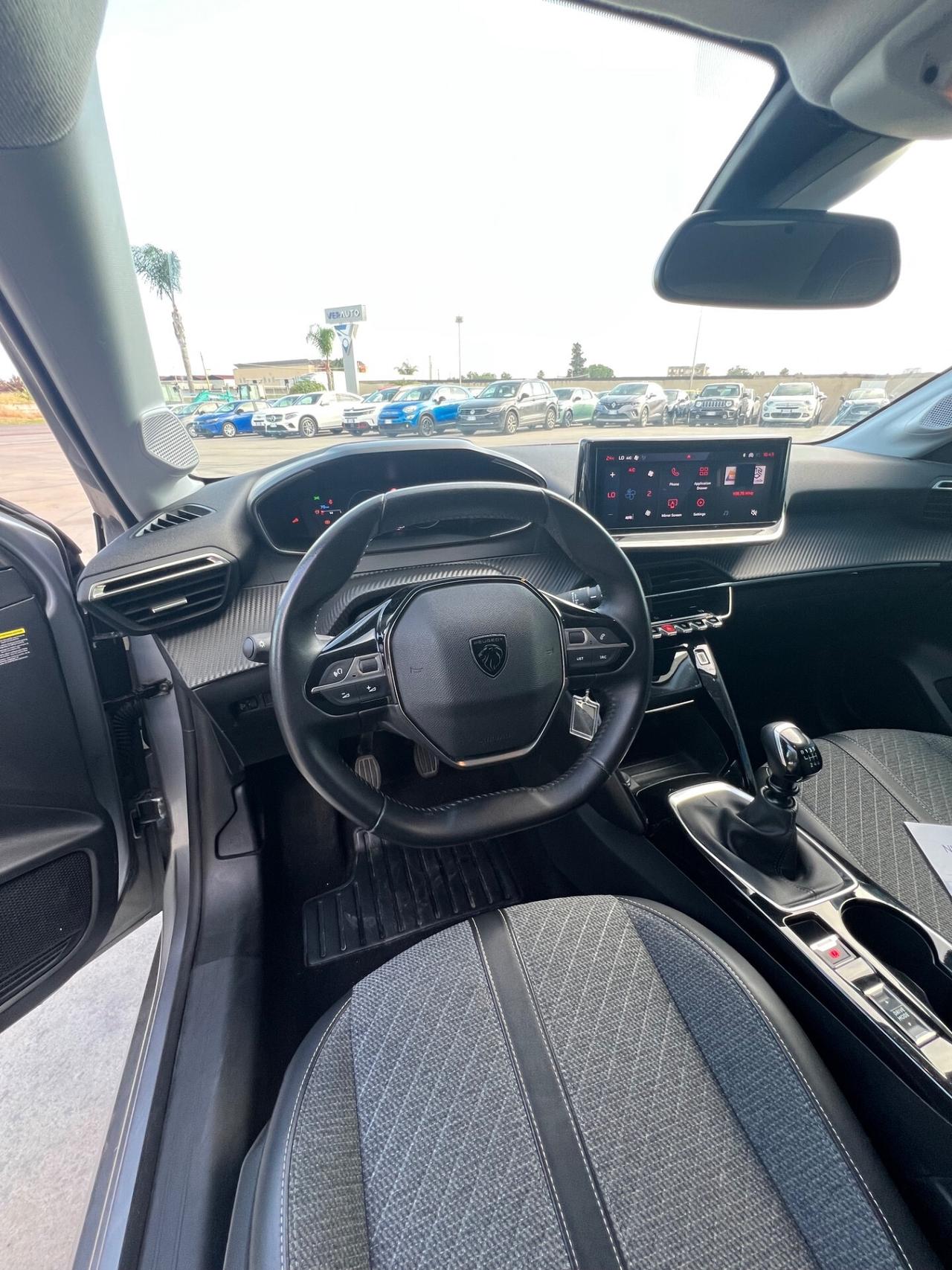 Peugeot 208 1.2 puretech Allure - possibiltà noleggio no scoring