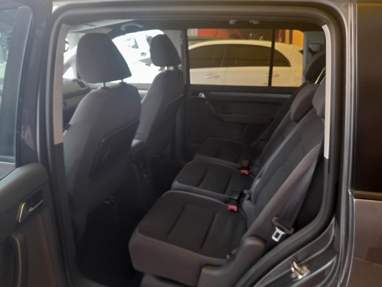 Volkswagen Touran 1.6 diesel 7 posti con garanzia-2011