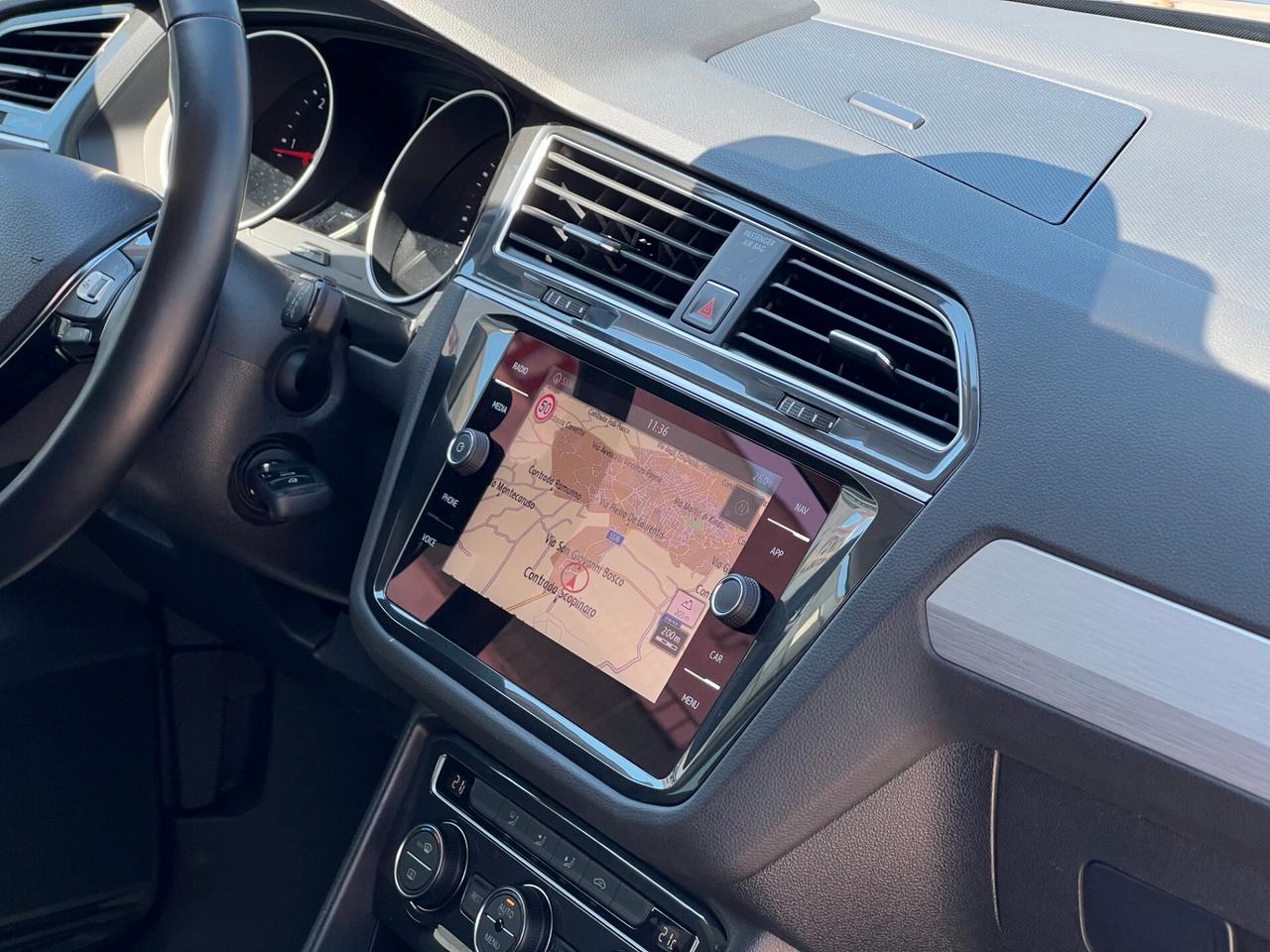 Volkswagen Tiguan 2.0 TDI SCR DSG Business BlueMotion Technology NAVI - CLIMA TRIZONA - APPLE CARPLAY & ANDROIDAUTO