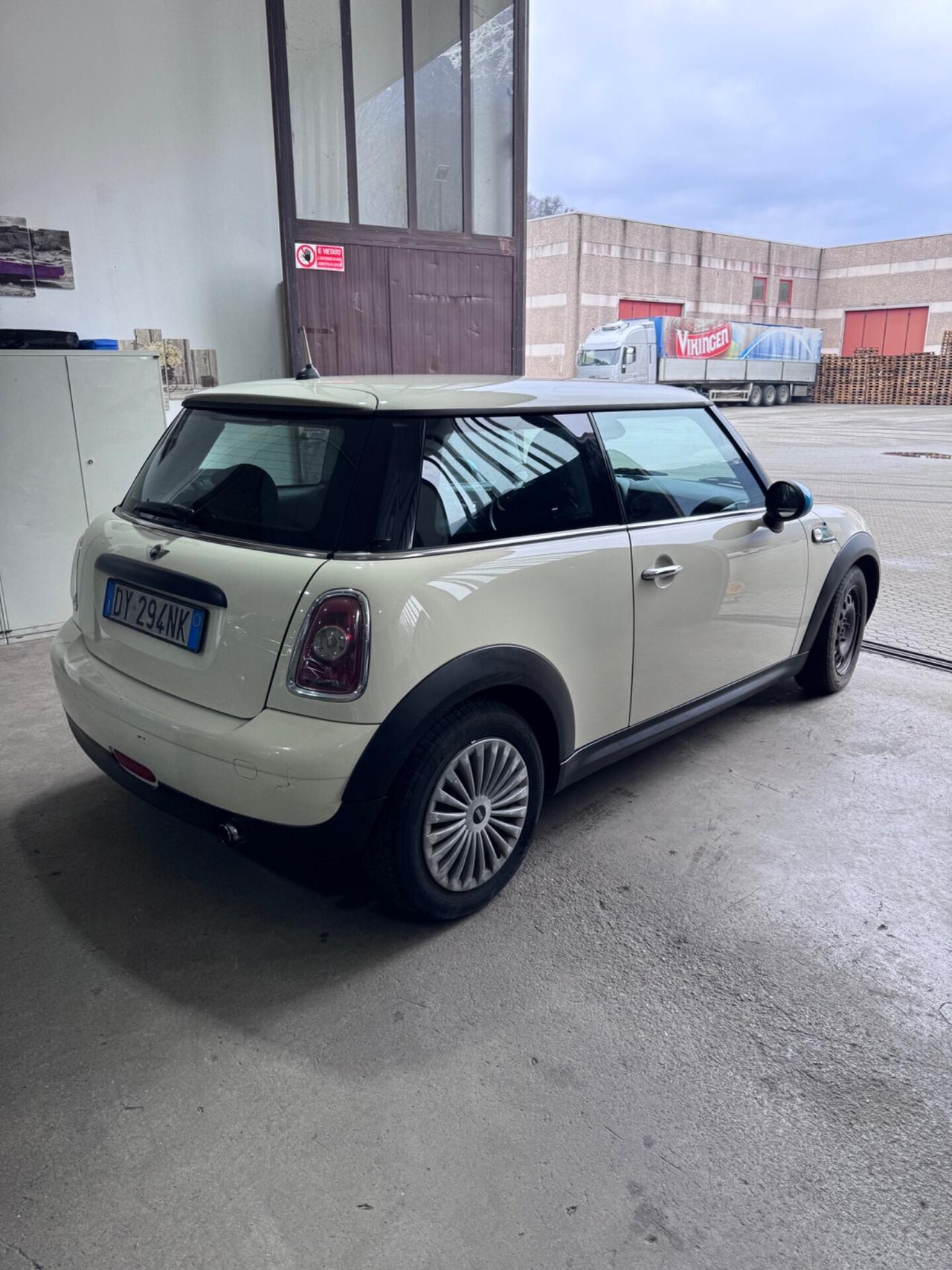 Mini Cooper 1.4 benzina Ray
