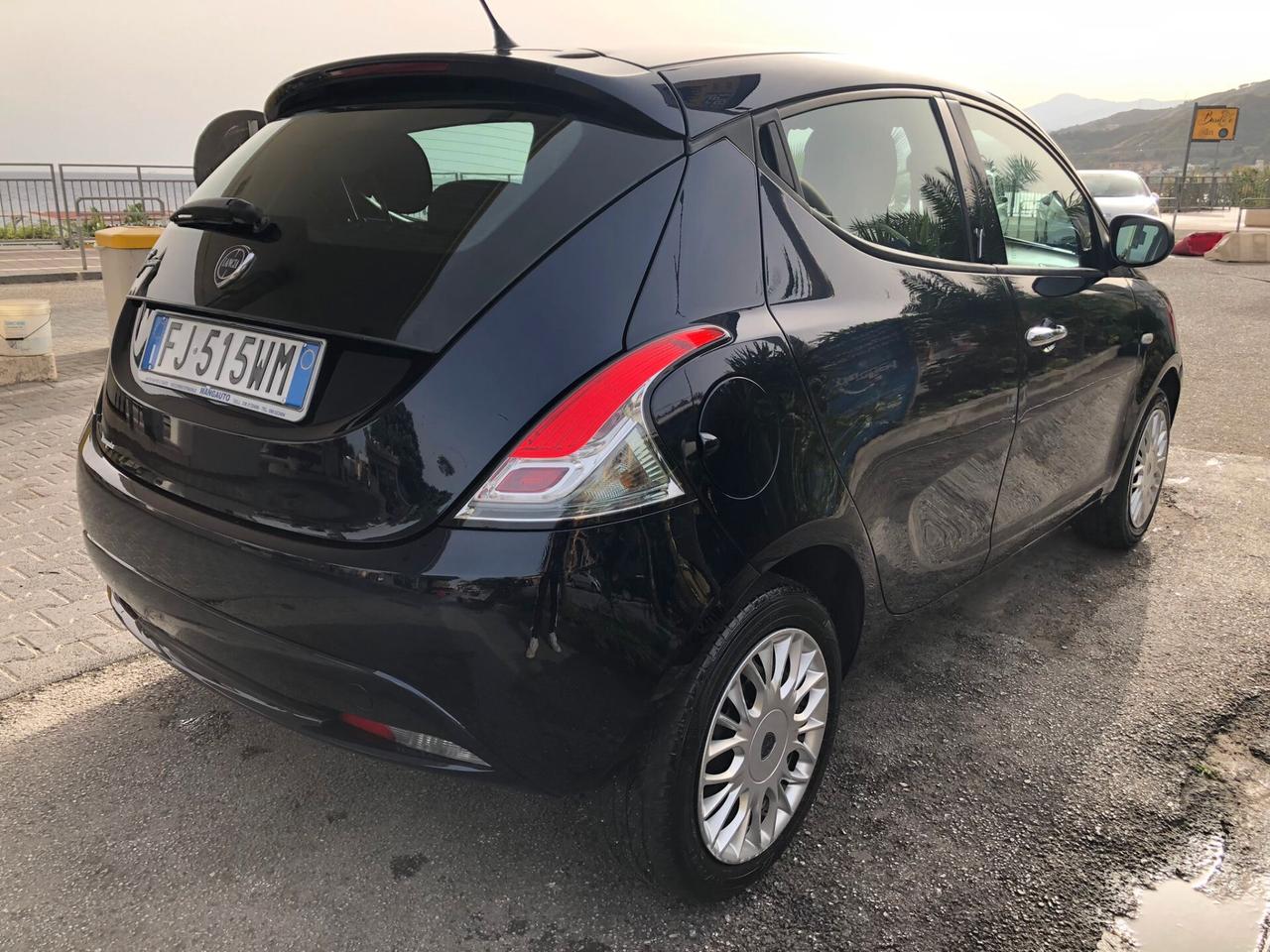 Lancia Ypsilon 1.3 MJT 16V 95 CV 5 porte S&S Gold 2017