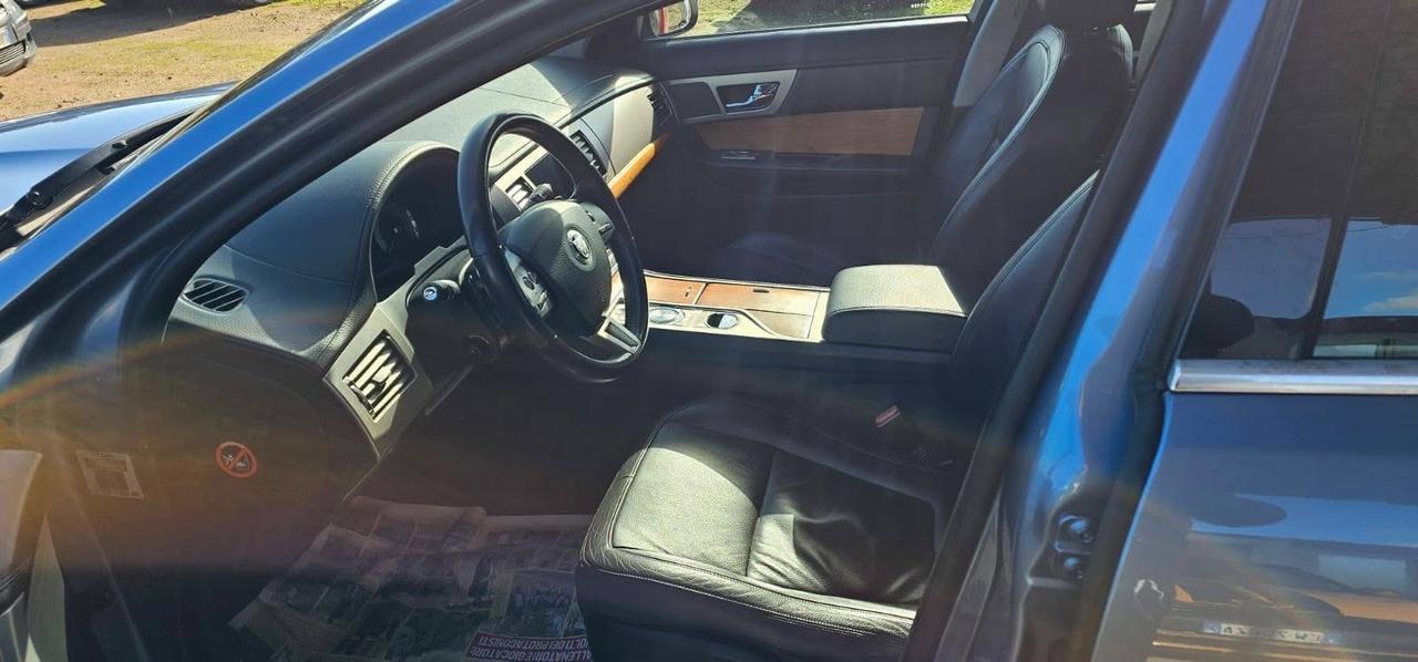 Jaguar XF 2.7D V6 Premium Luxury