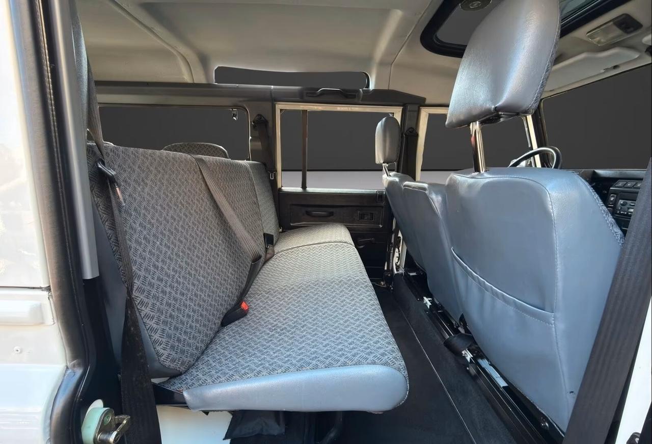 Land Rover Defender 110 E Station Wagon 10 POSTI! ARIA