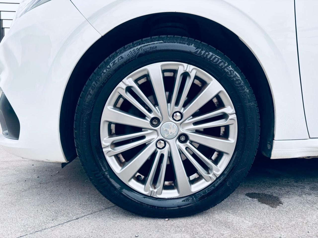 Peugeot 208 BlueHDi 75 5 porte Allure