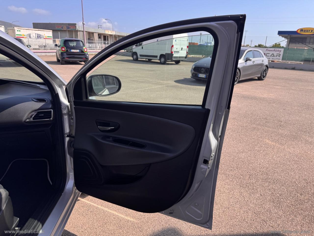 LANCIA Ypsilon 1.2 69 CV 5p. GPL Ecochic Silver