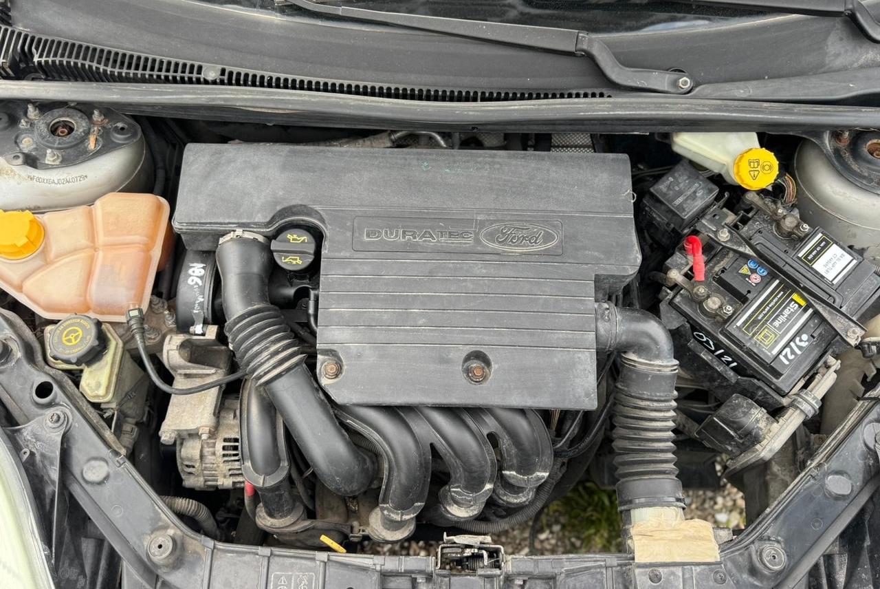 Ford Fiesta 1.2 16V 3p. Ghia Neopatentati