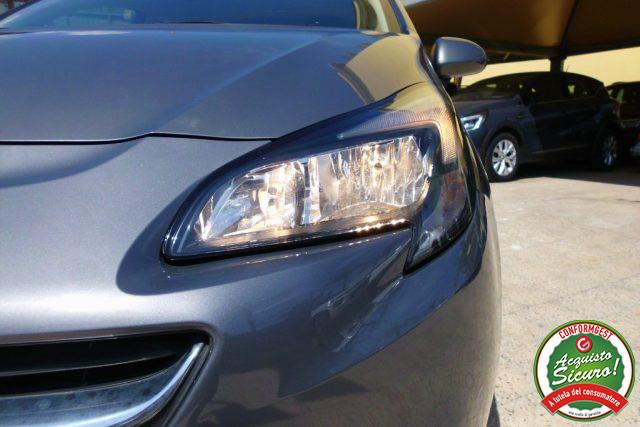 OPEL Corsa 1.2 5 porte Cosmo