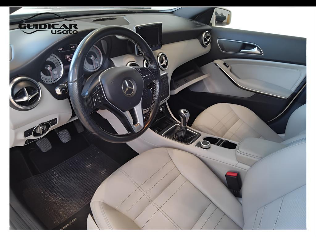Mercedes-Benz Classe A - W176 - A 180 Sport E6