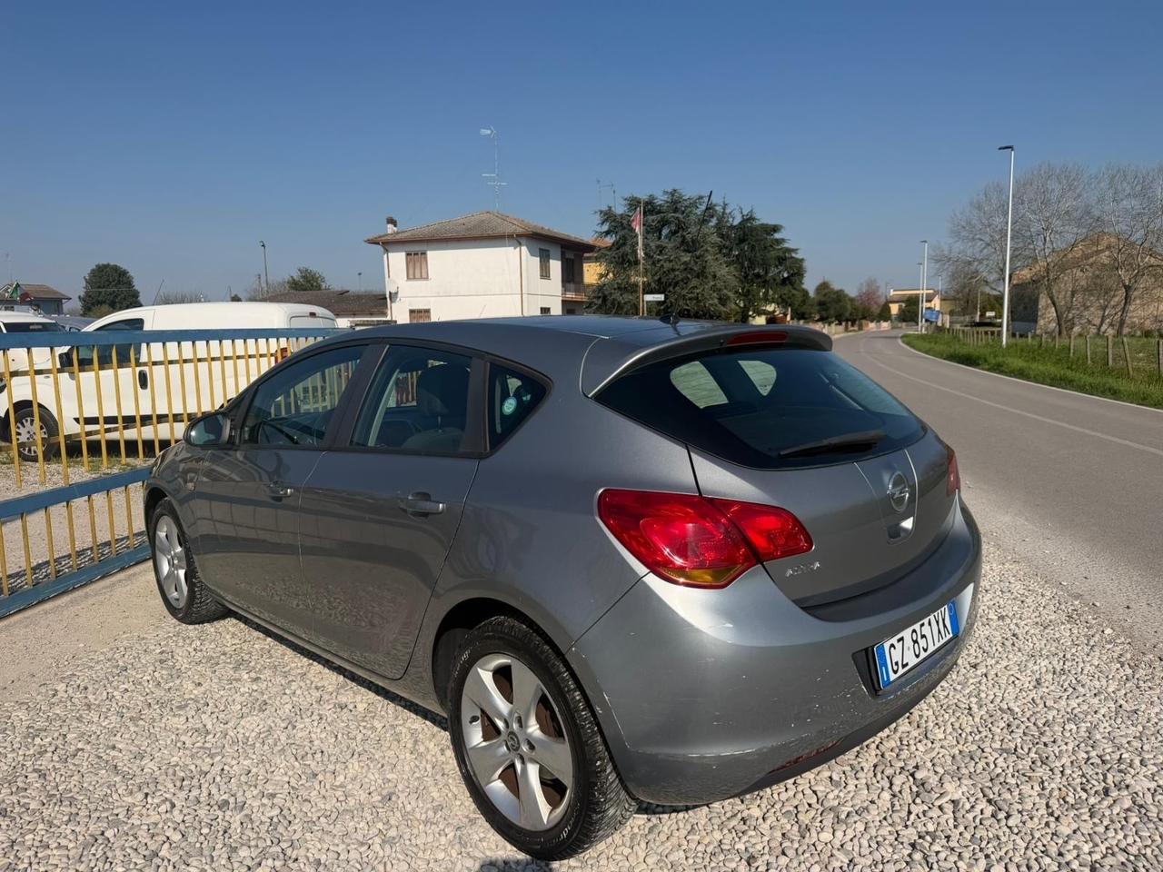 Opel Astra 1.4 16V Twinport 5 porte Enjoy