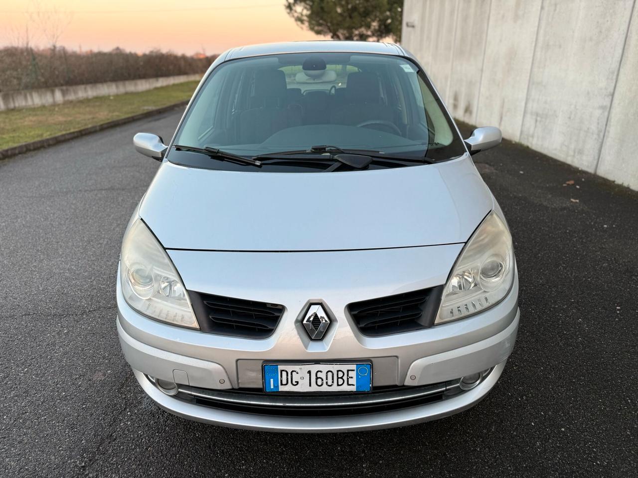 Renault Scénic 2.0 dCi 150CV 7 POSTI