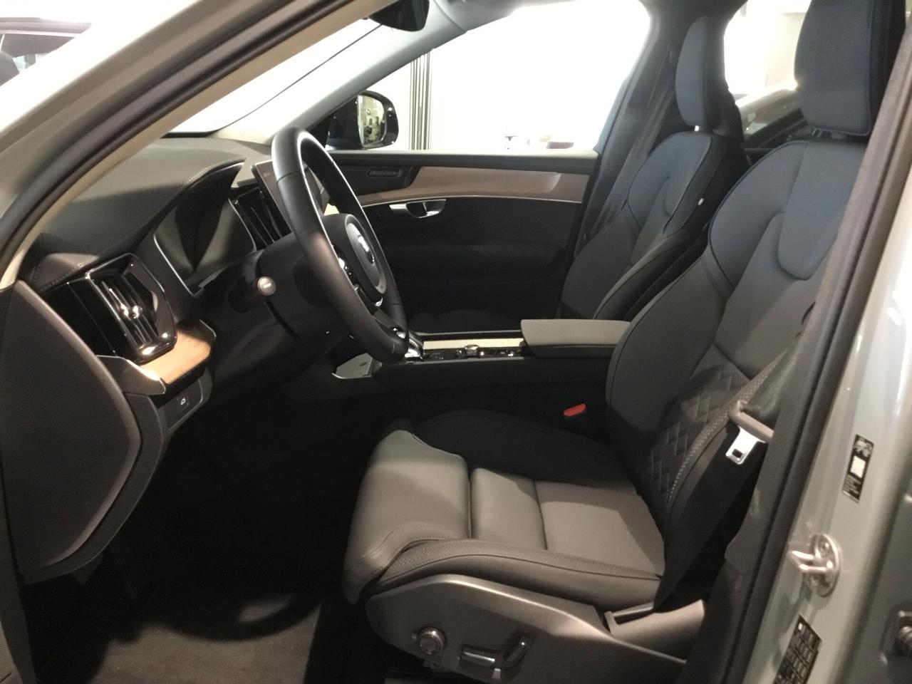Volvo XC 90 T8 AWD automatico 7 posti PLUS DARK