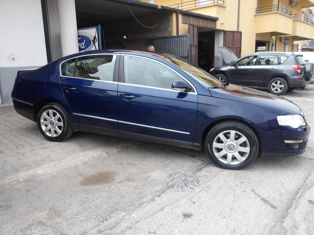 Volkswagen Passat Berlina Passat 2.0 tdi Highline 170cv dsg dpf