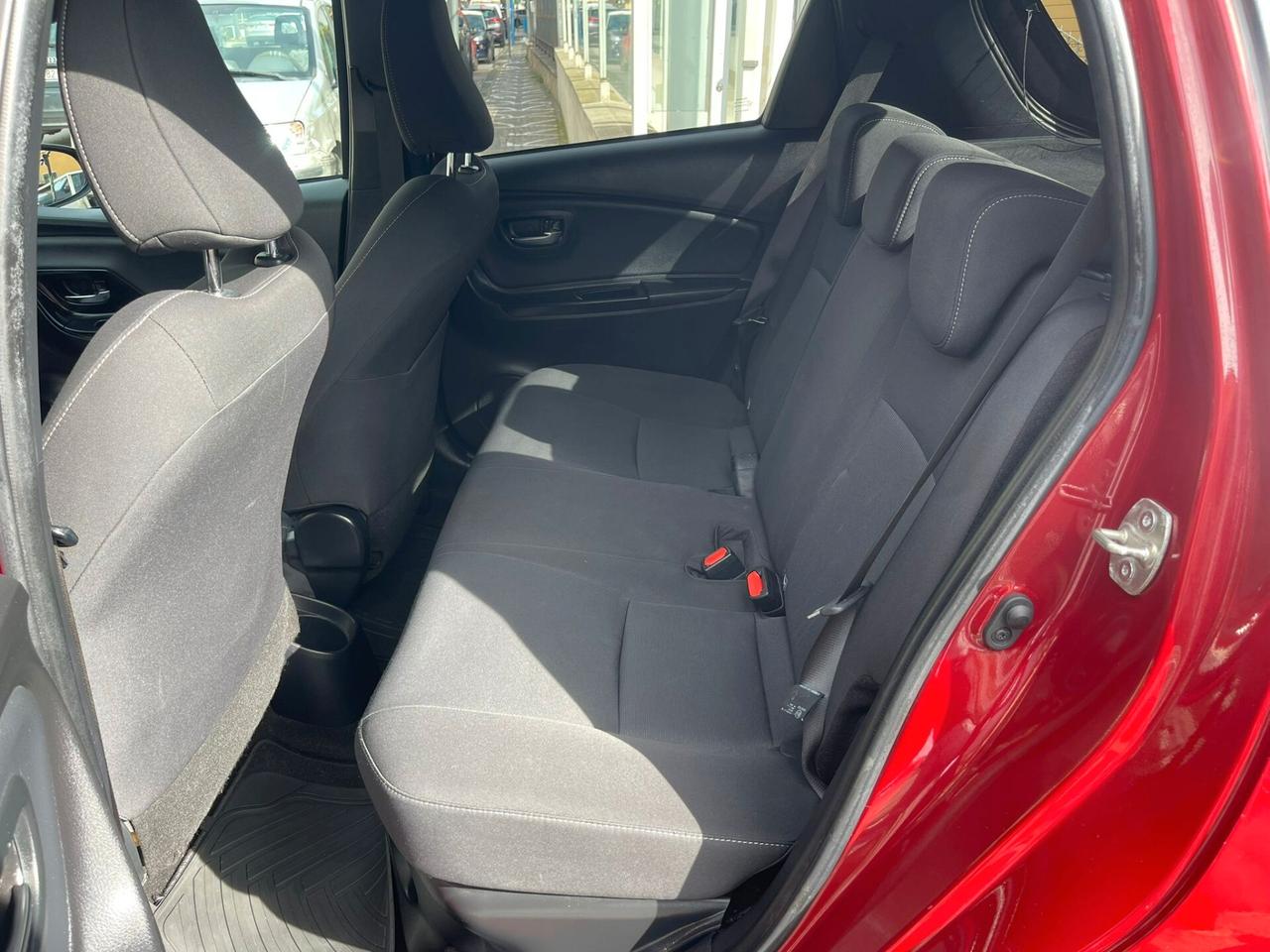 Toyota Yaris 1.5 Hybrid 5 porte Cool Red Edition