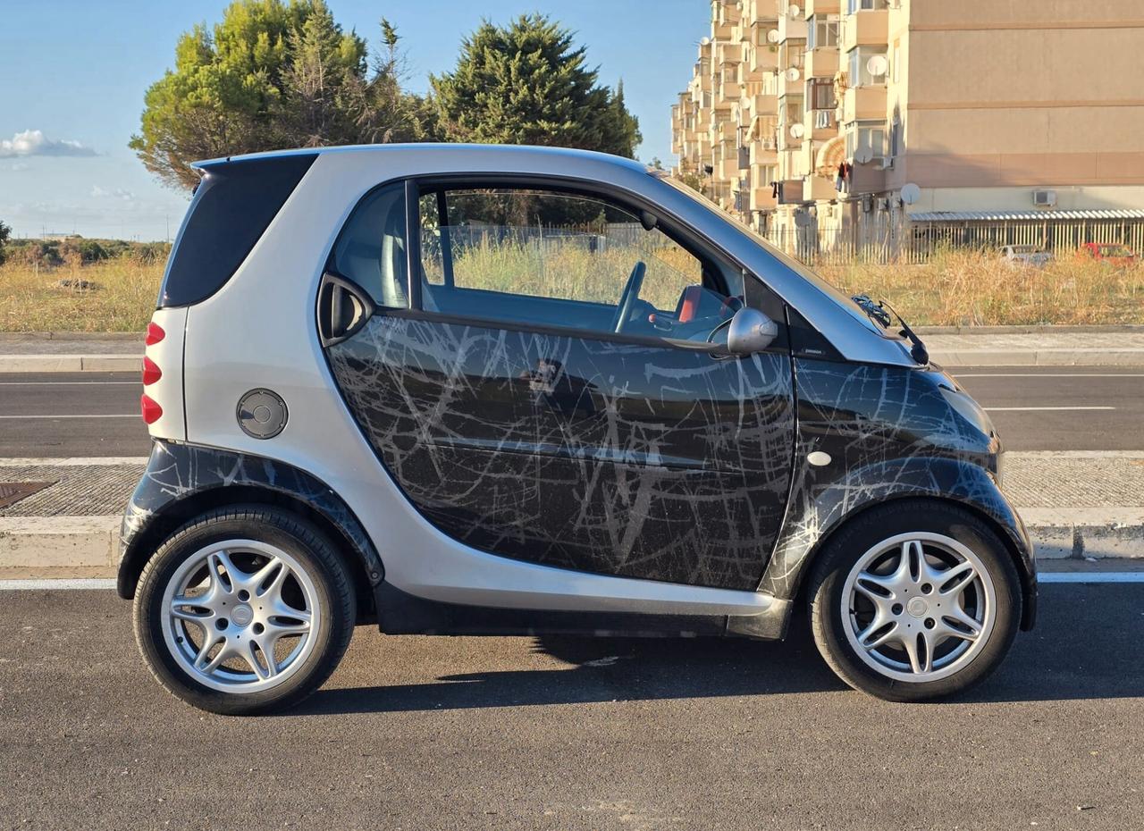 Smart 700 city-coupé pure (45 kW)