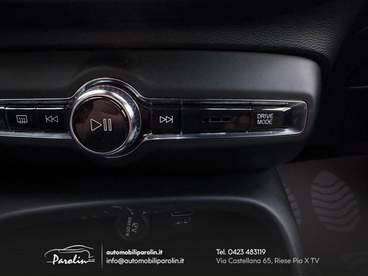 Volvo XC40 1.5 t3 Momentum Pro Telecamera-Cerchi 19''