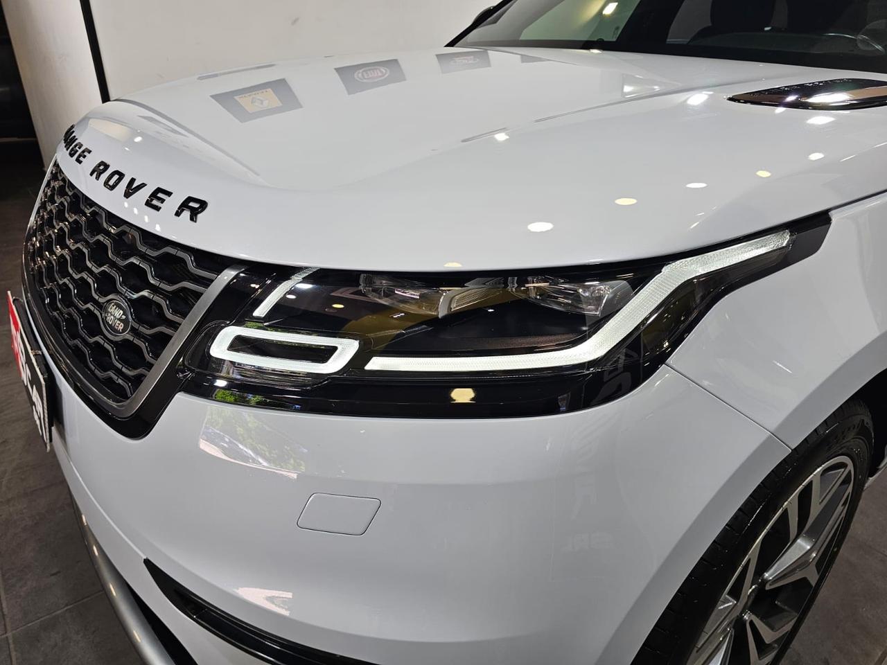 Range Rover Velar 2.0D 180 CV R-Dynamic