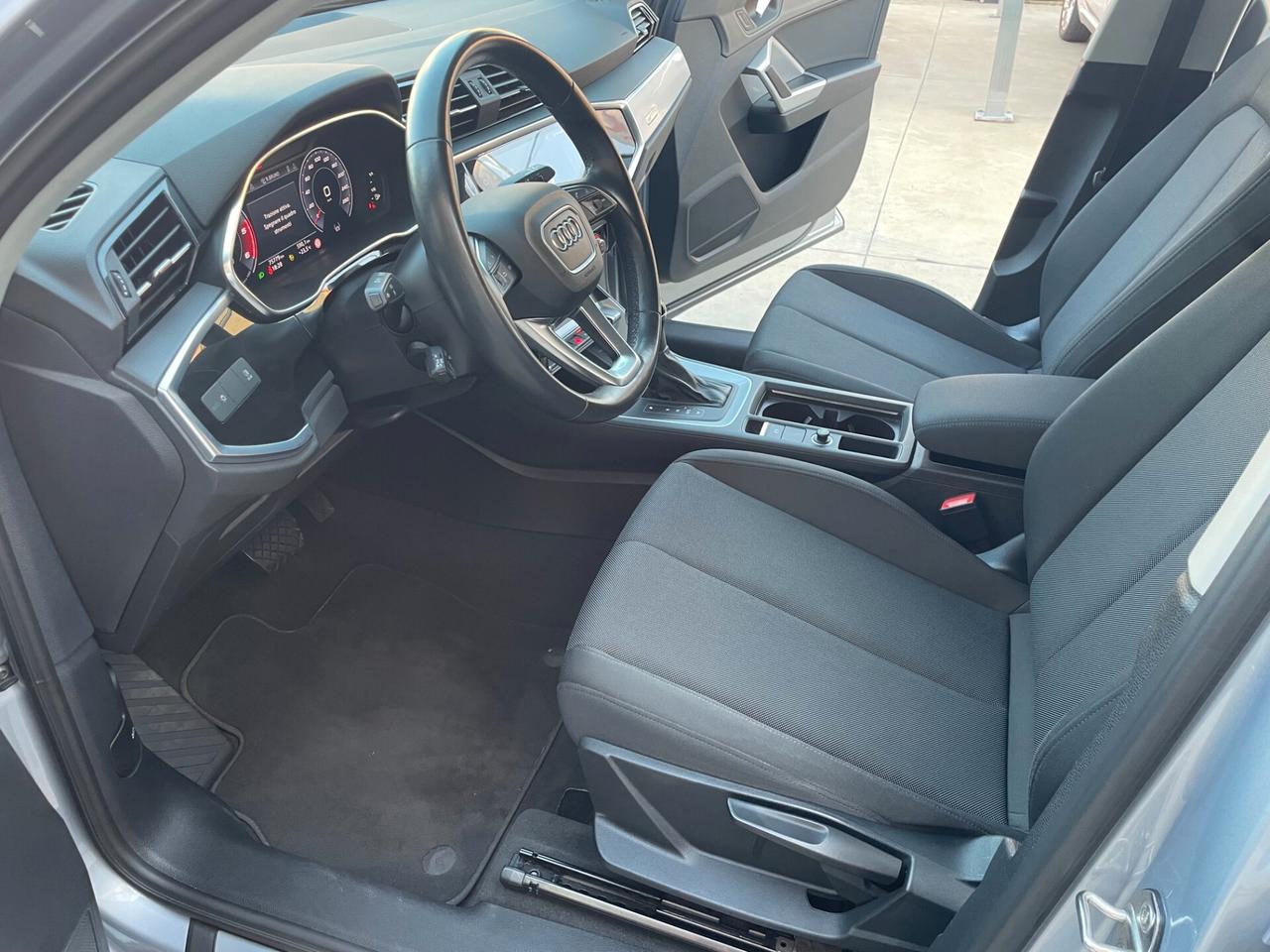 Audi Q3 2.0 150CV 35 TDI S tronic Business Advanced