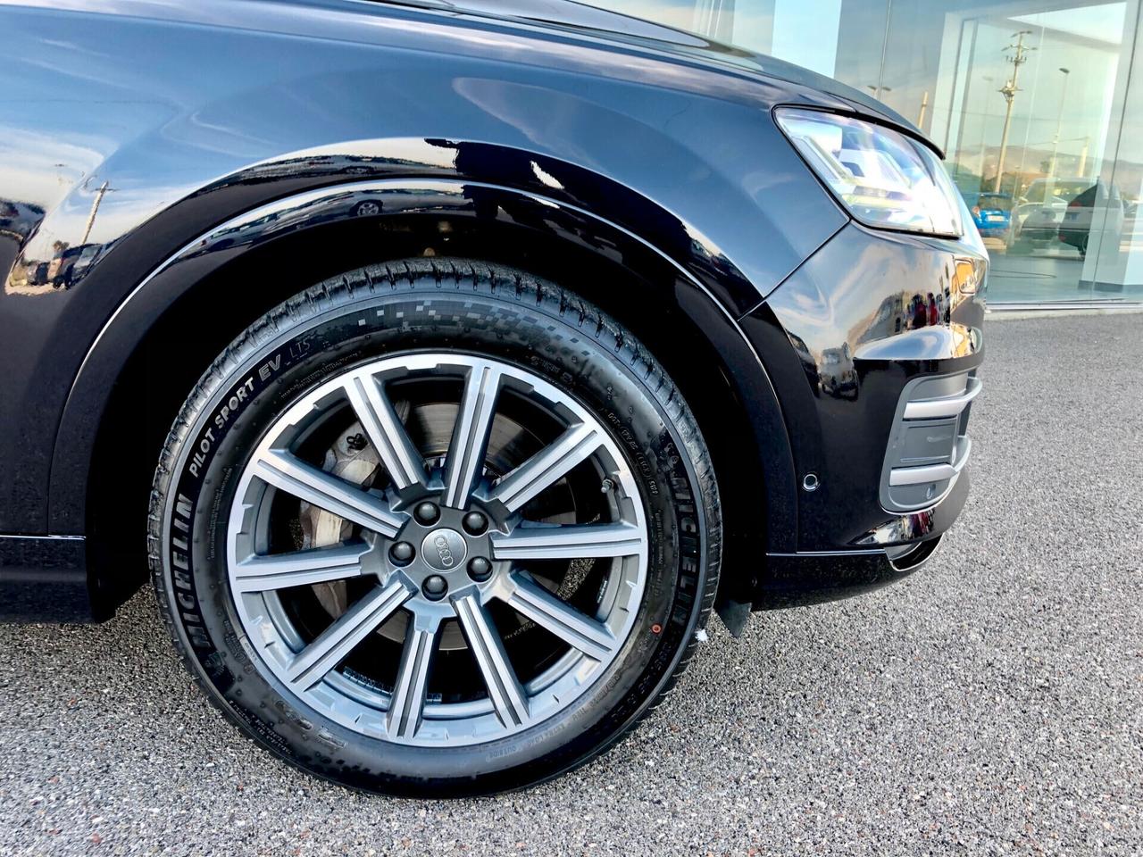 AUDI Q7 3.0 TDI 272 CV QUATTRO TIPTRONIC BUSINESS PLUS, VETTURA CON 7 POSTI