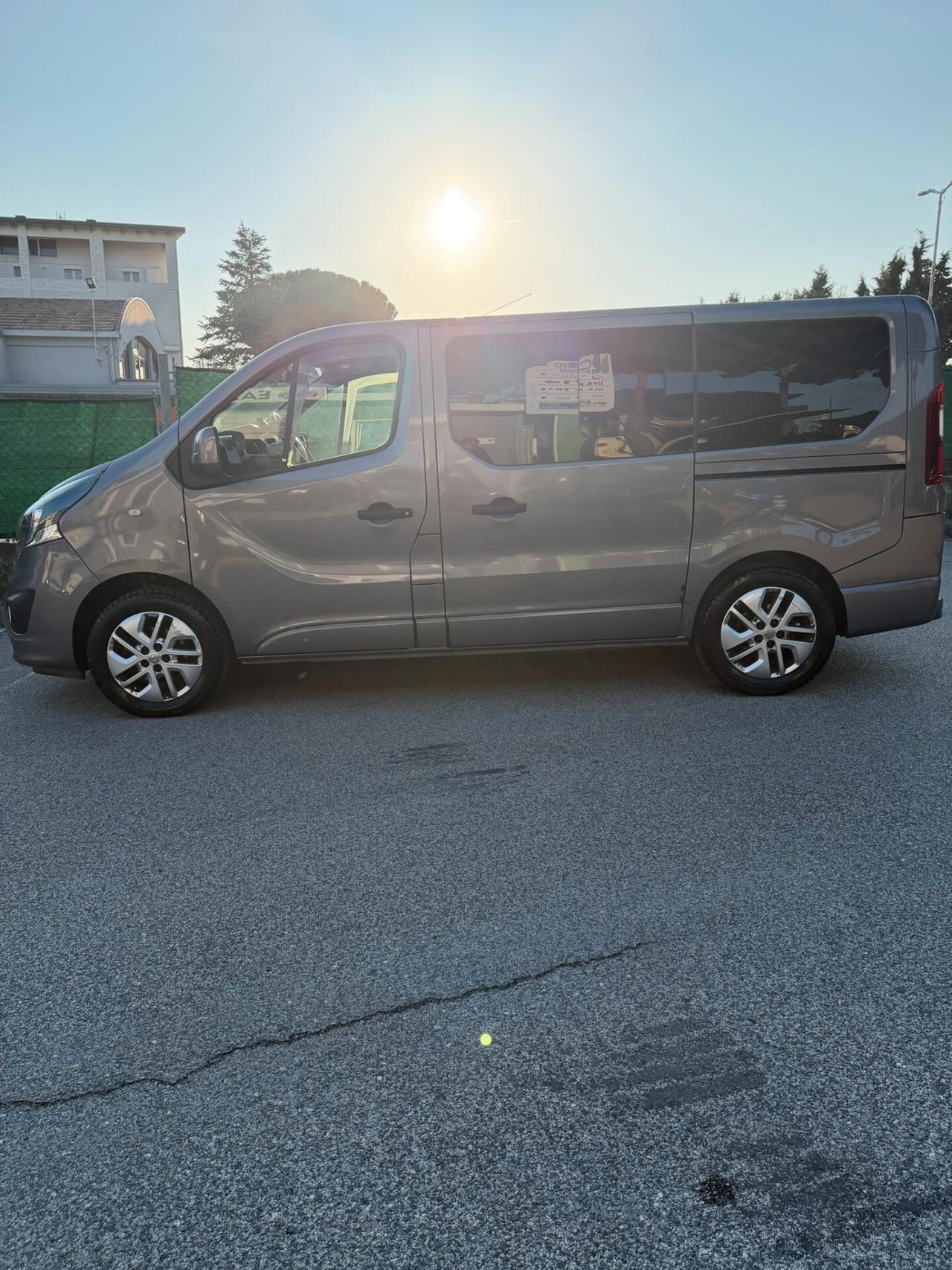 Opel Vivaro 1.6 Biturbo CDTI Combi L1H1 2,9t