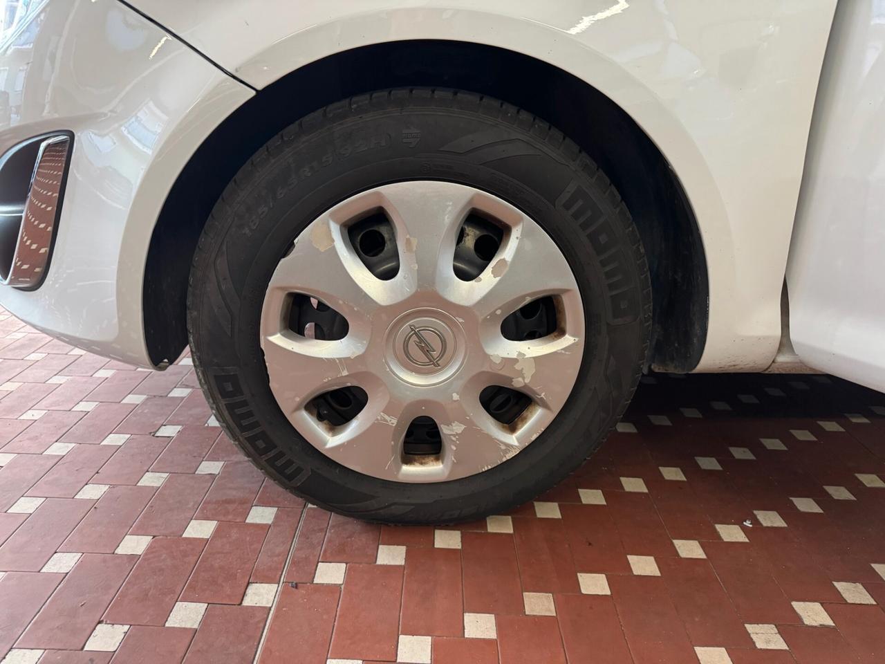 Opel Corsa 1.2 5 porte Cosmo - IDEALE PER NEOPATENTATI