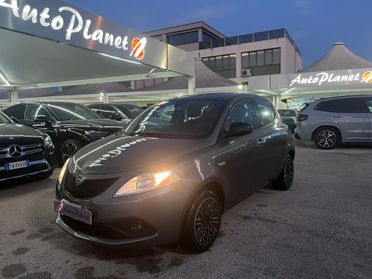 Lancia Ypsilon 1.0 FireFly 5 porte S&S Hybrid Ecochic Gold