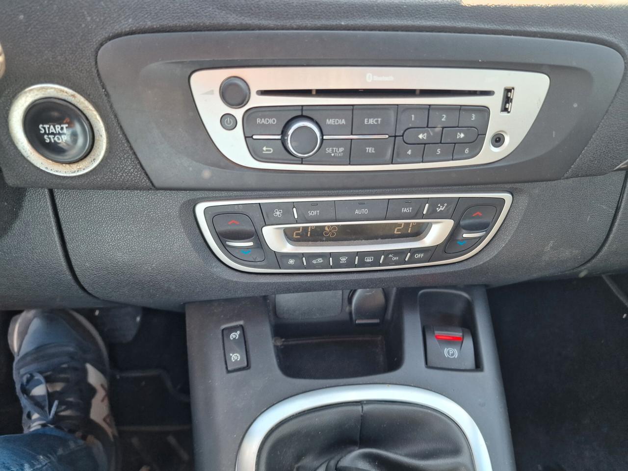 Renault Scenic XMod 1.5 dCi 110 7 POSTI