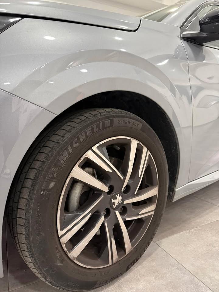 Peugeot 208 PureTech 1.2 Stop&Start 5 porte Allure