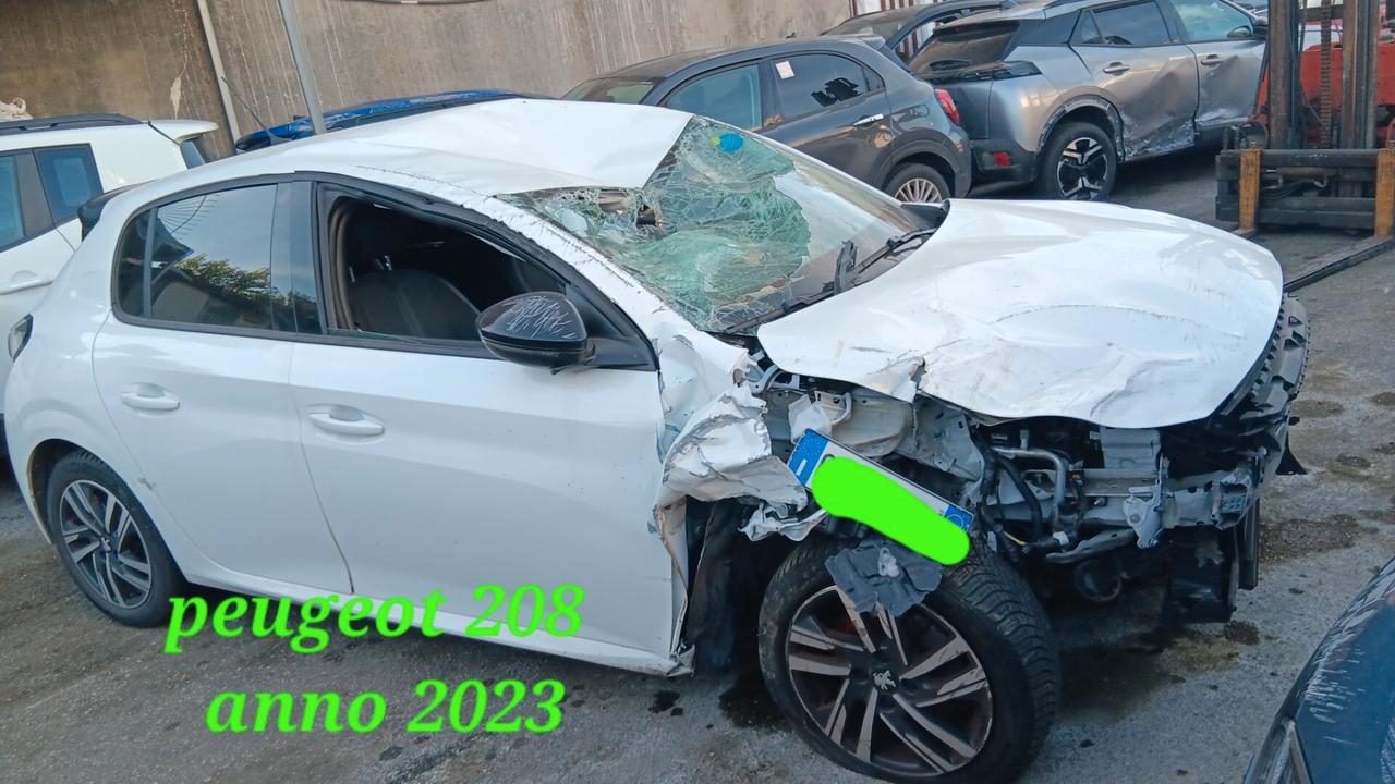 Peugeot 208 Allure incidentata sinistrata mondialcars 023