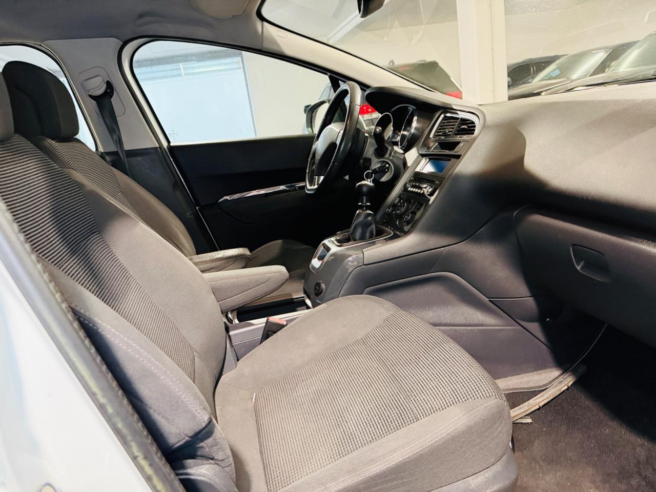 Peugeot 5008 1.6 HDi 116CV Allure*7 POSTI*