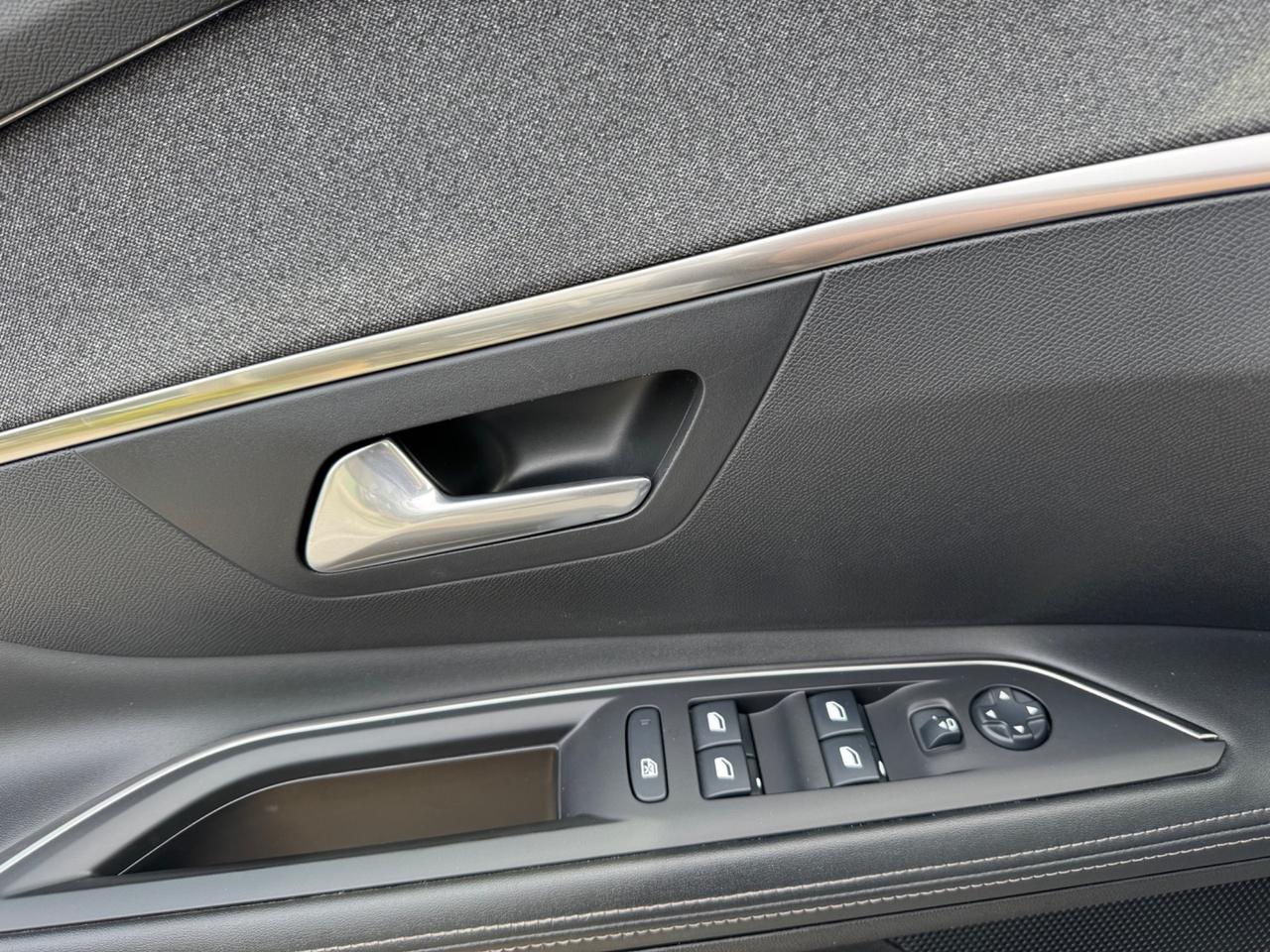 Peugeot 3008 BlueHDi 130 S&S EAT8 GT Line, GARANZIA POSSIBILE FINO A 24 MESI, CATENA E TAGLIANDO ESEGUITI