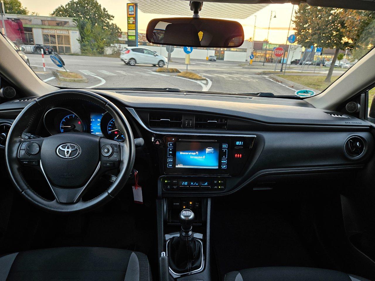 Toyota Auris 5 Porte Auris 1.2t Lounge