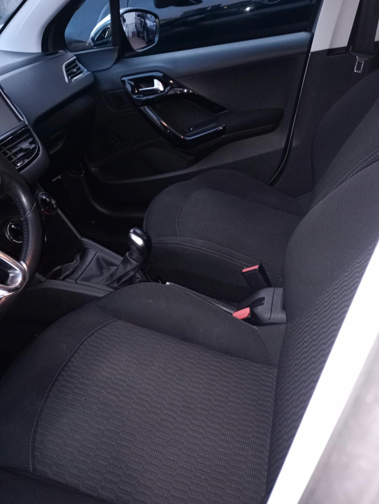 Peugeot 208 BlueHDi 100 S&S 5 porte Signature