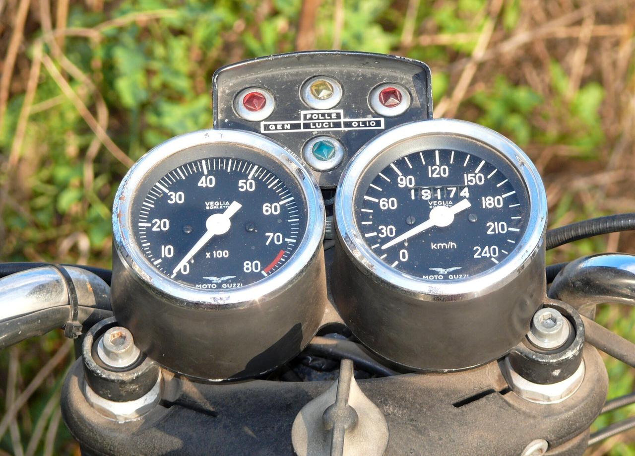 Moto Guzzi V7 SPORT (M1225)