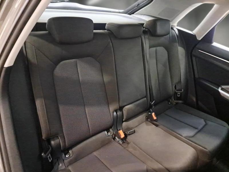 AUDI Q3 40 TDI quattro S tronic Business