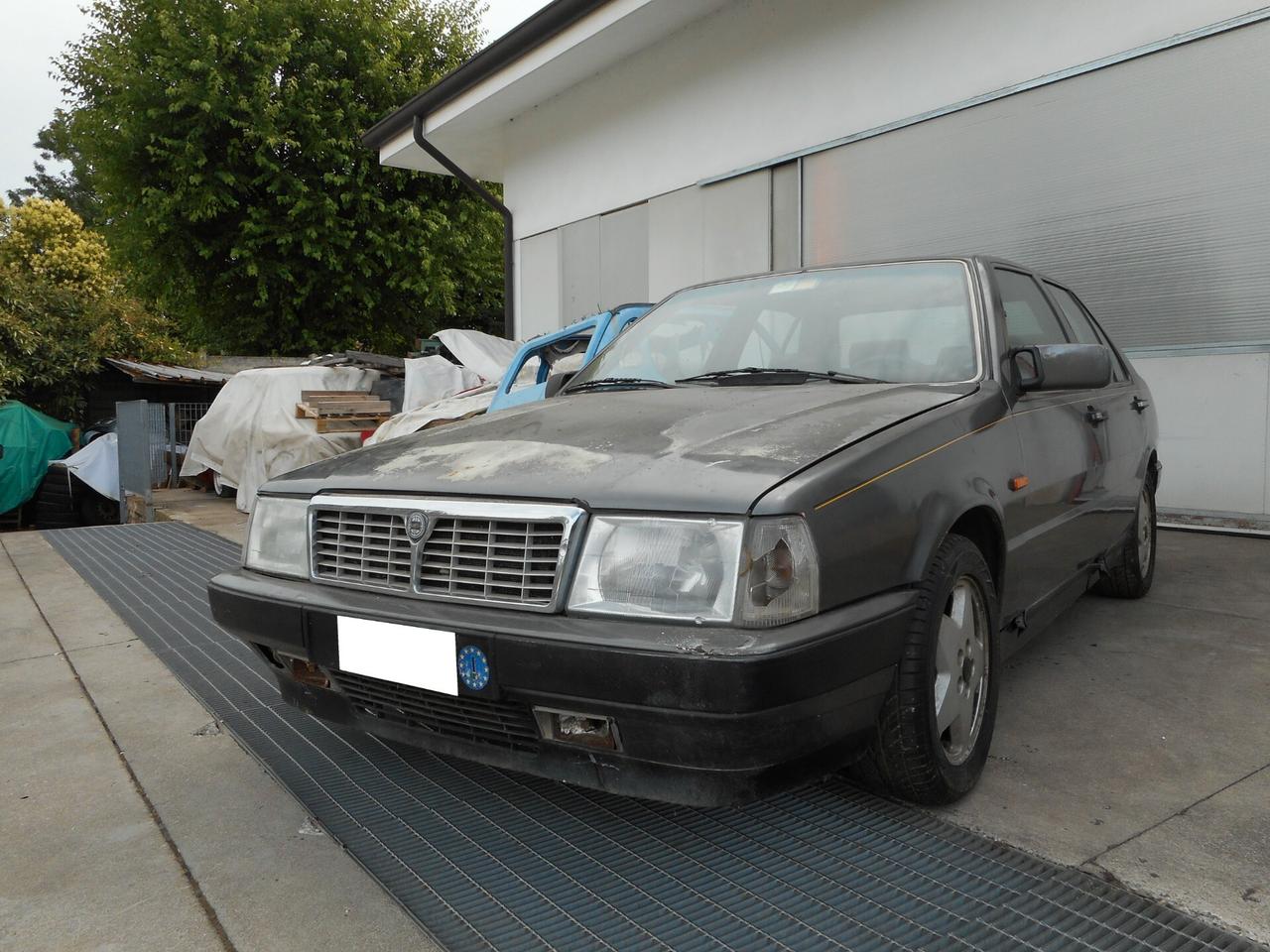 Lancia Thema 8.32 Ferrari