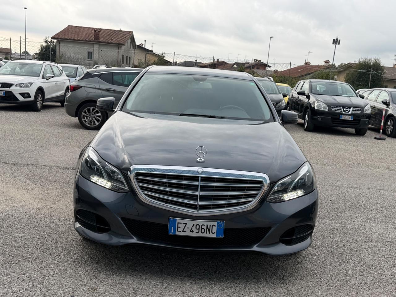 Mercedes-benz E 220 Blue TEC Automatic Premium -