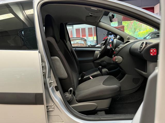 TOYOTA Aygo 1.0 12V VVT-i 5 porte Sol