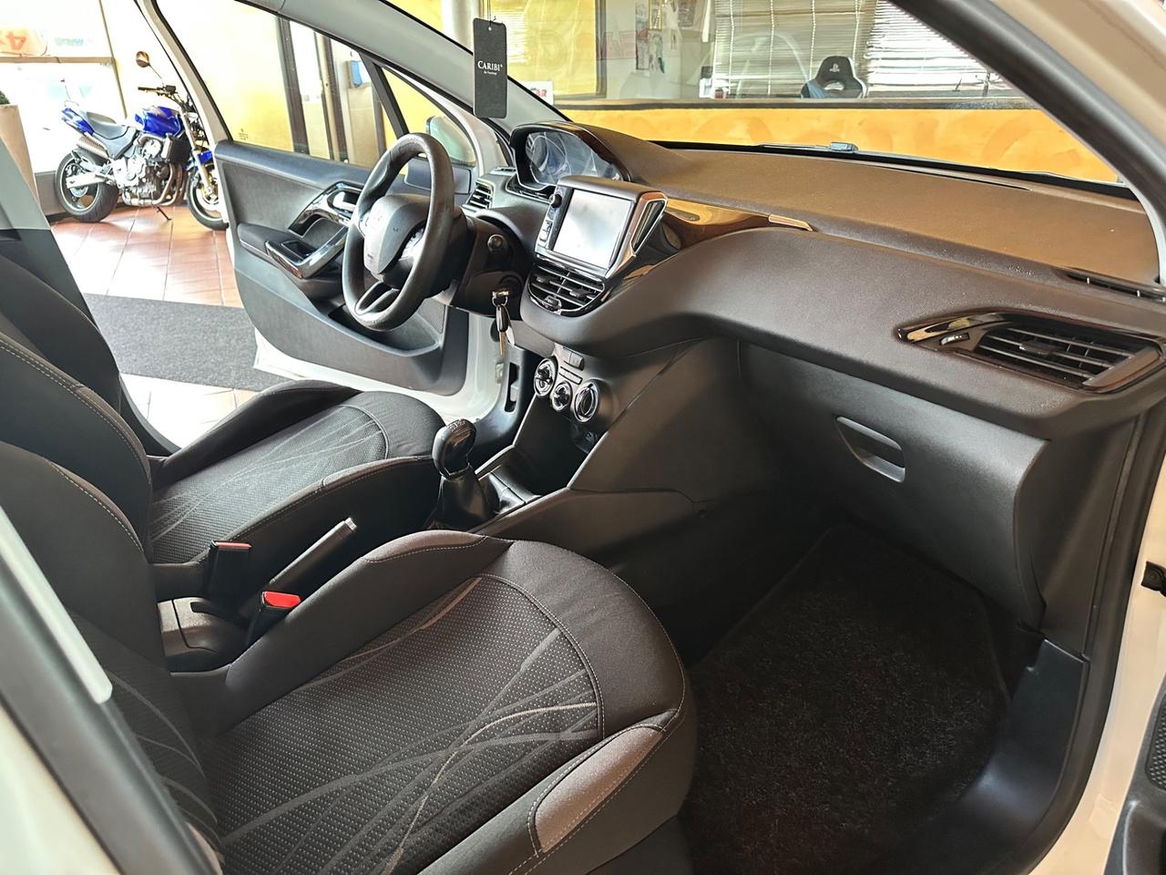 Peugeot 208 1.4 HDi 68 CV 5 porte