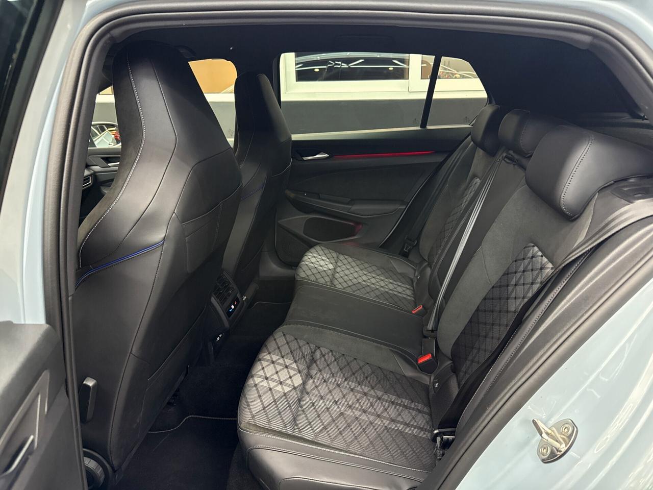 Volkswagen Golf 2.0 TDI 150CV R-Line DSG