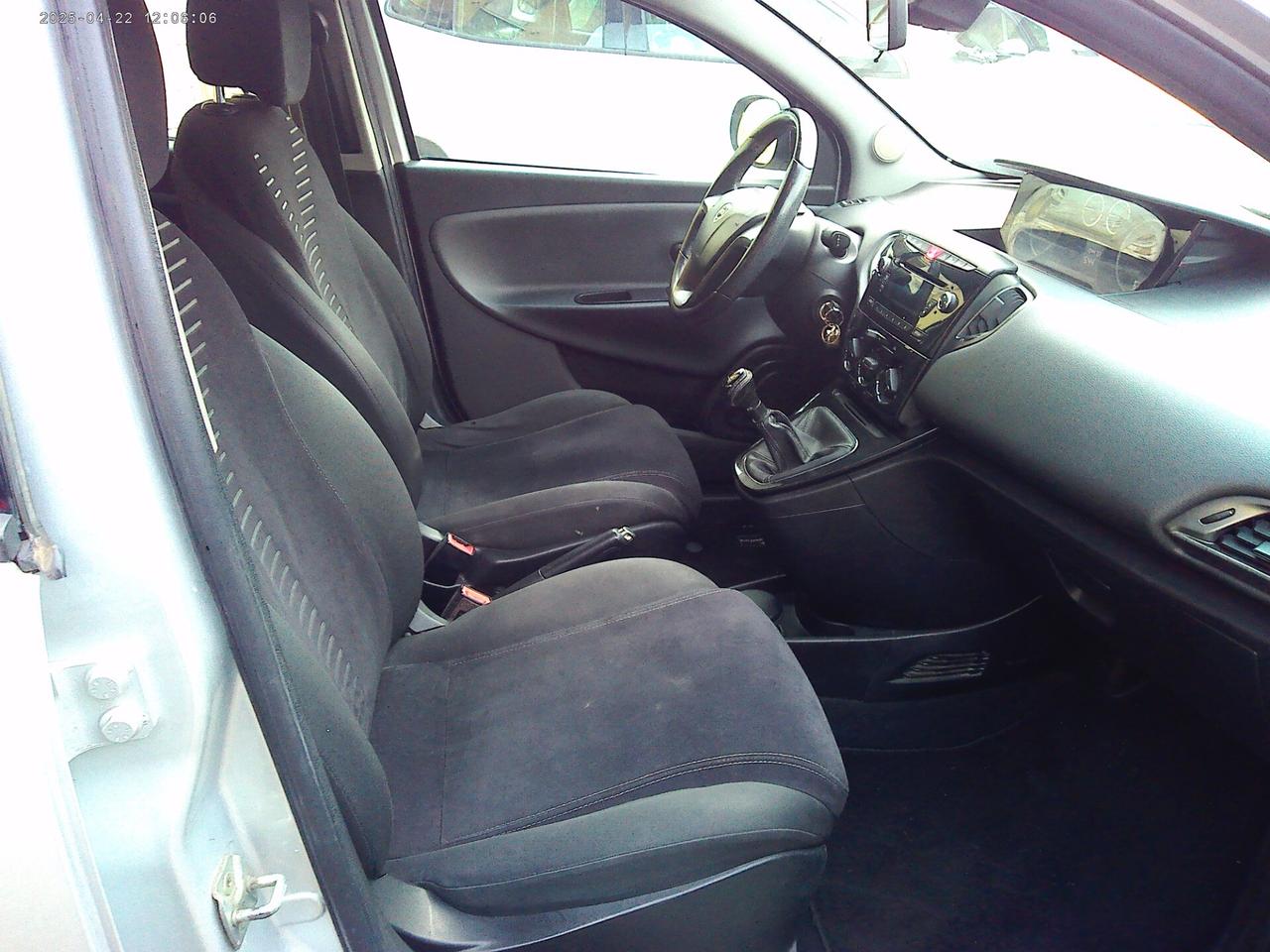 Lancia Ypsilon 1.3 MJT 75 CV Unyca