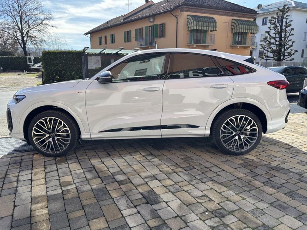 Audi Q5 SPB 40 TDI 204 CV quattro S tronic Identity Black