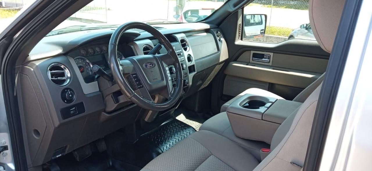 Ford F 150 Autocarro 6 posti
